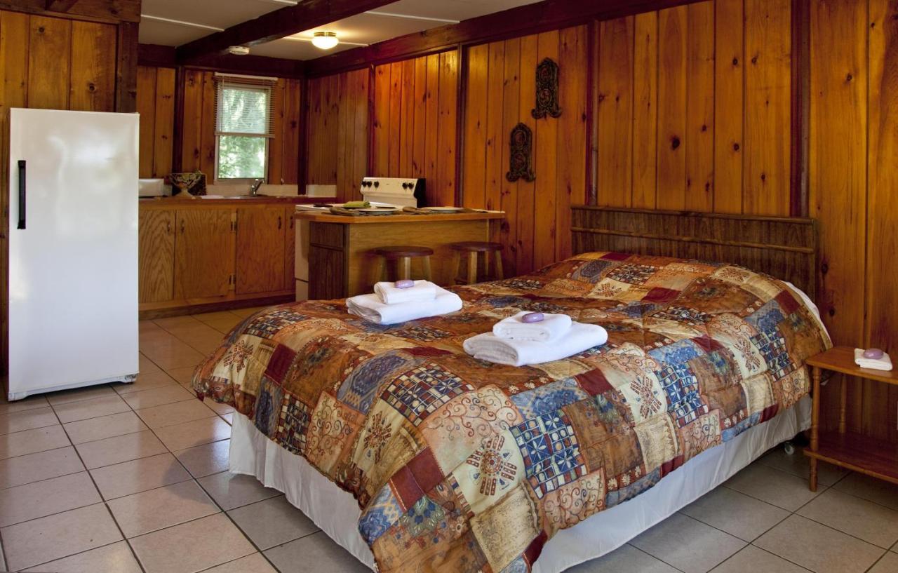 Rock Castle Resort Лейк Джордж Екстериор снимка