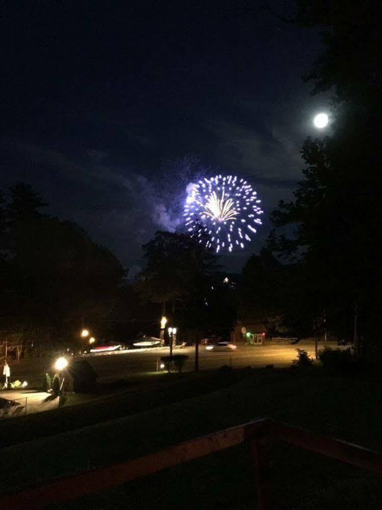 Rock Castle Resort Лейк Джордж Екстериор снимка