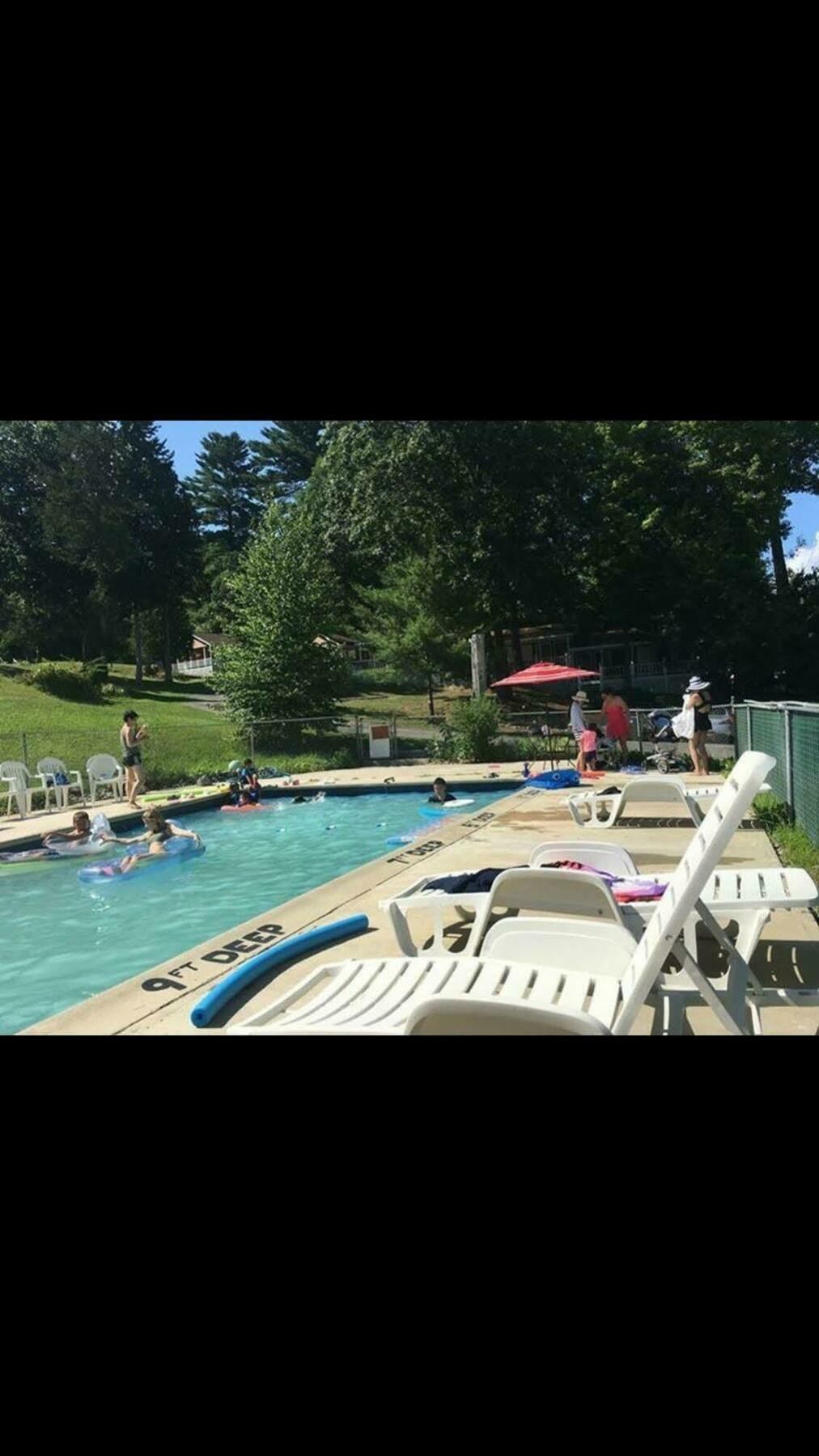 Rock Castle Resort Лейк Джордж Екстериор снимка